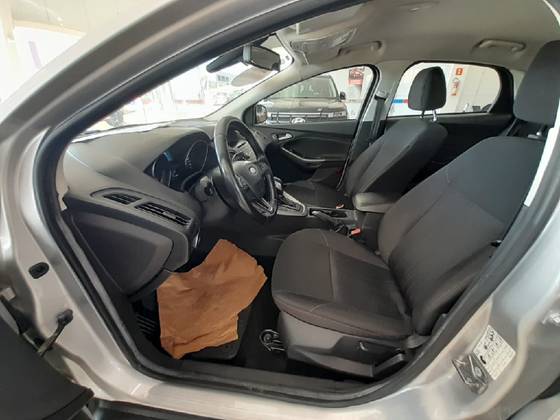 FORD FOCUS 2.0 SE FASTBACK 16V FLEX 4P POWERSHIFT FORD FOCUS 2.0 SE FASTBACK 16V FLEX 4P POWERSHIFT